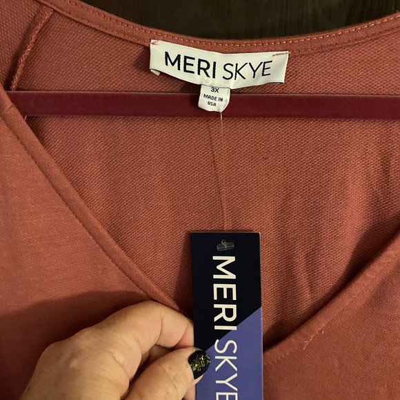 NWT Short Sleeve Midi Dress - Picture 3 of 3